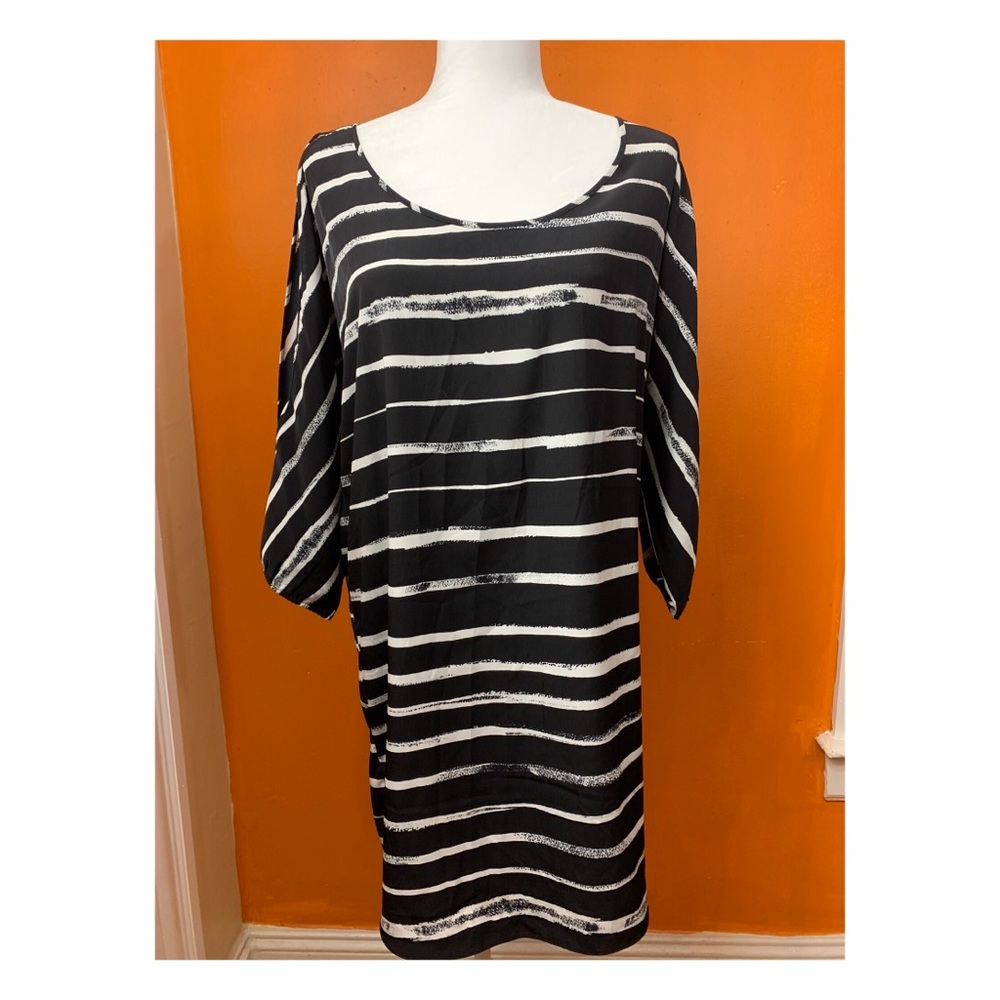 EXPRESS: black & white midi dress